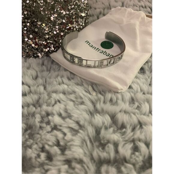 Mantraband Believe Bracelet - Picture 1 of 2